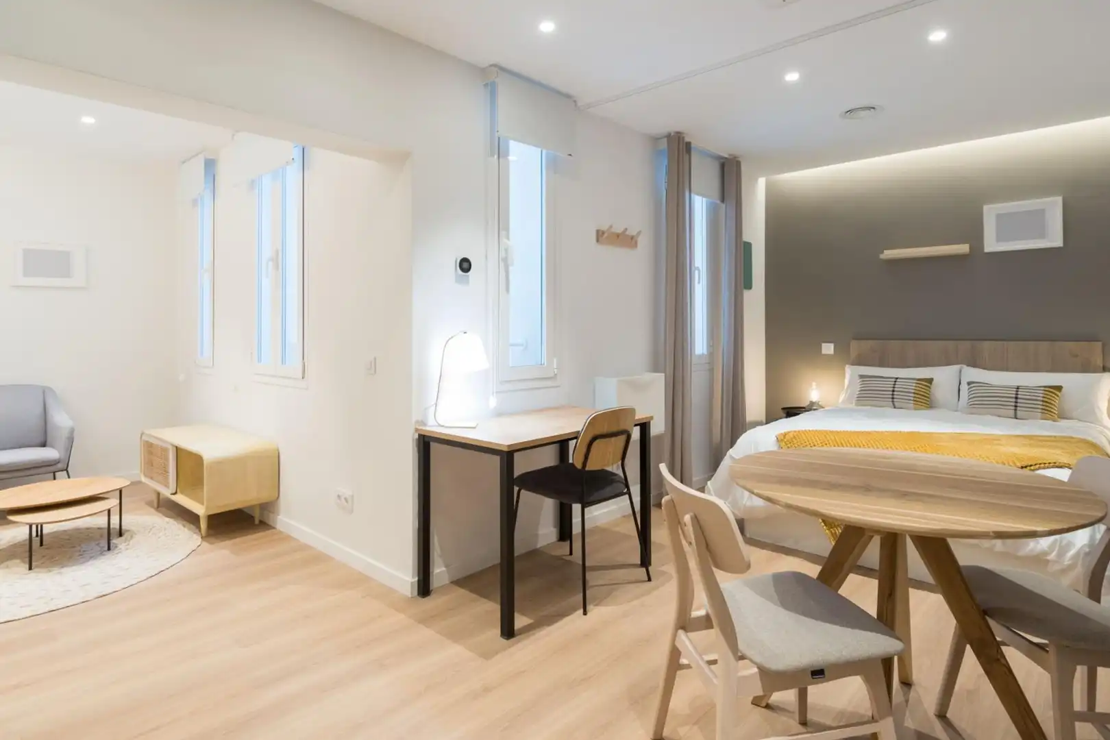 Habitación de Estudio de alquiler en Madrid con Aire acondicionado, Calefacción y Jardín privado