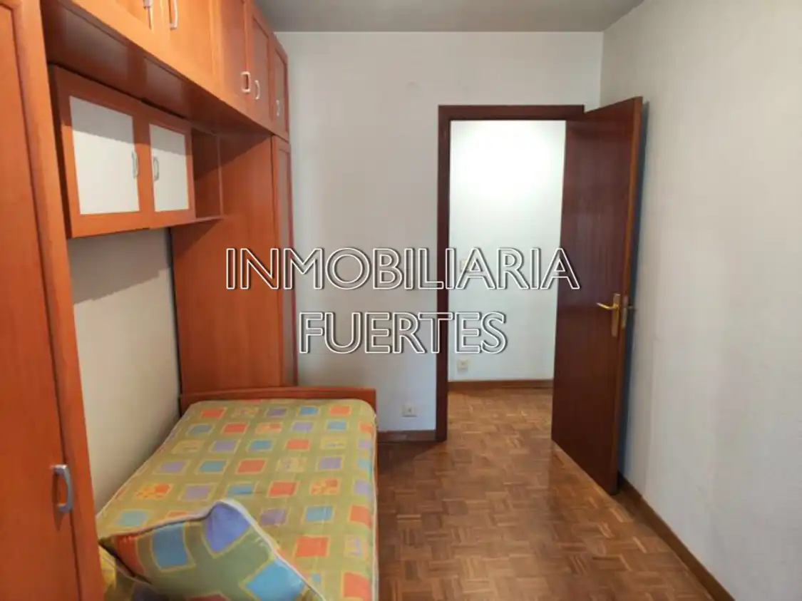 Flat for rent in Avenida de Mariano Andrés, Las Ventas