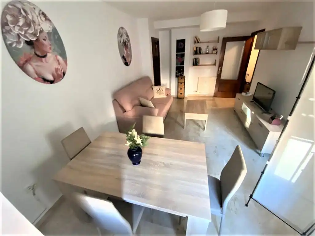 Wohnzimmer von Wohnungen zur Miete in Cáceres mit Klimaanlage, Heizung und Möbliert