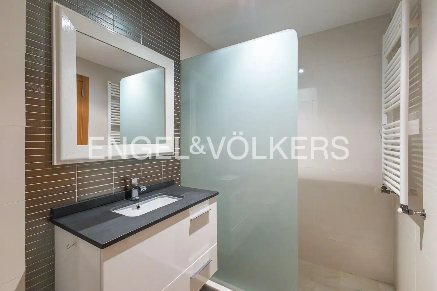 Baño de Casa adosada en venta en Carcaixent con Aire acondicionado, Calefacción y Terraza