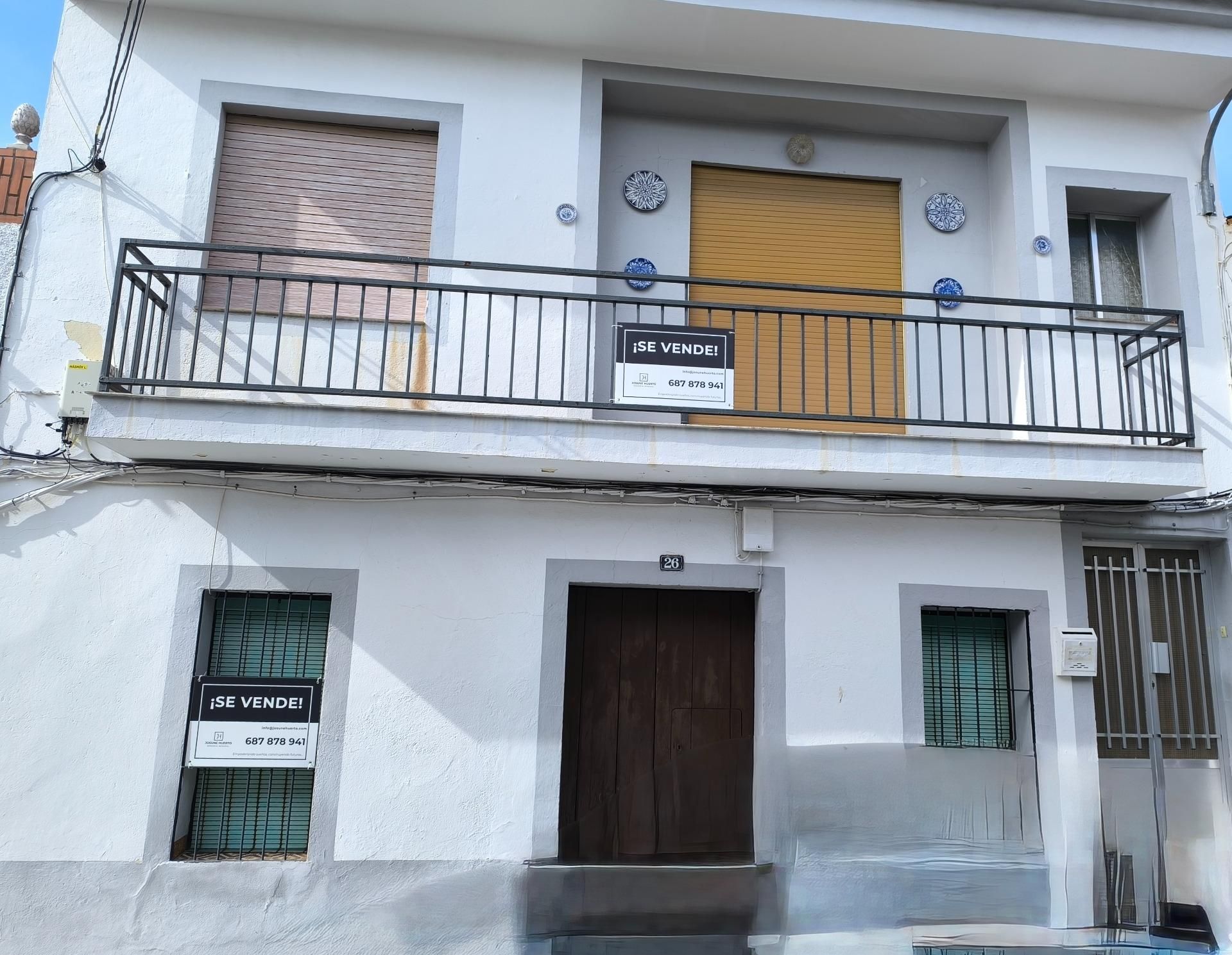 Vista exterior de Finca rústica en venda en Zalamea de la Serena amb Traster i Balcó