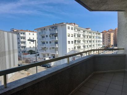 Vista exterior de Pis en venda en Blanes amb Terrassa i Balcó