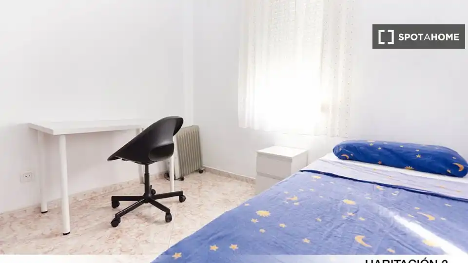Habitación de Piso para compartir en Sevilla con Aire acondicionado, Terraza y Amueblado