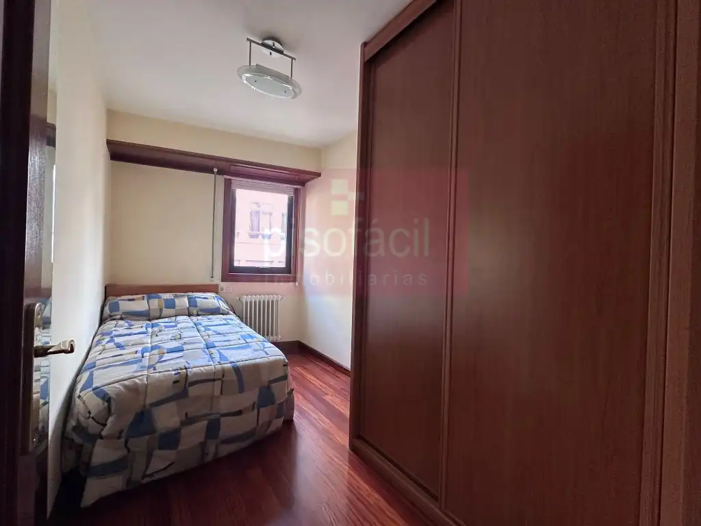 Dormitori de Apartament en venda en Lugo