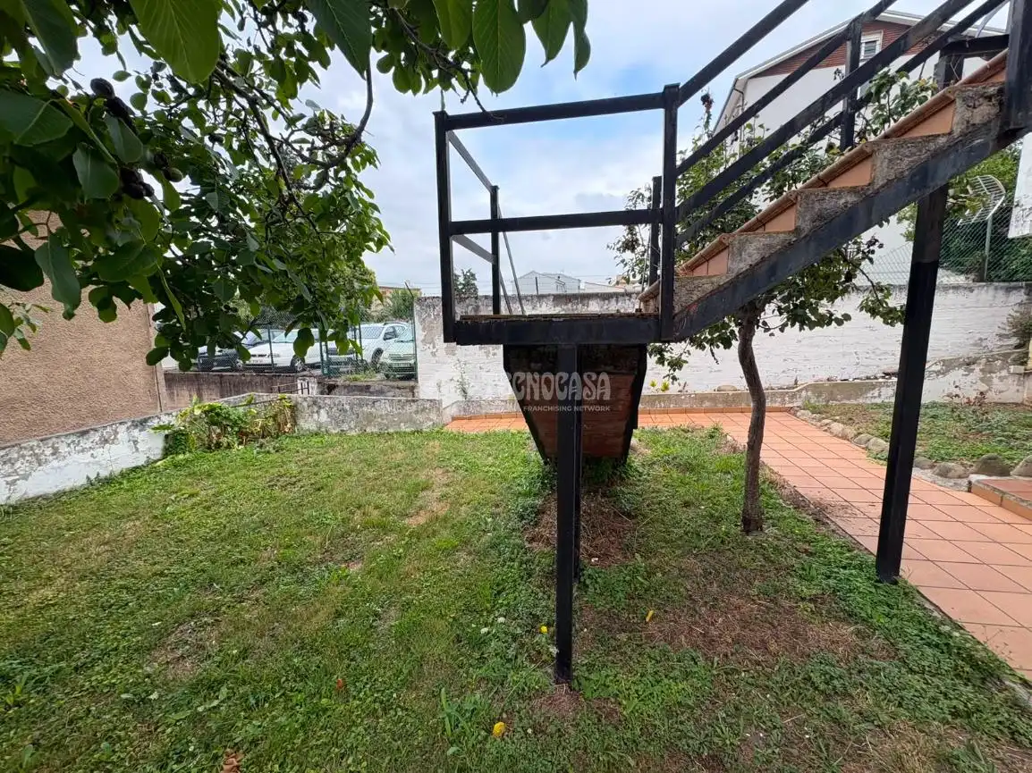 Casa con jardín en venta en C. León Felipe, imagen 4