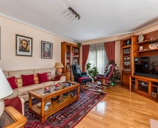 Living room of Flat for sale in  Madrid Capital  with Air Conditioner, Heating and Storage room