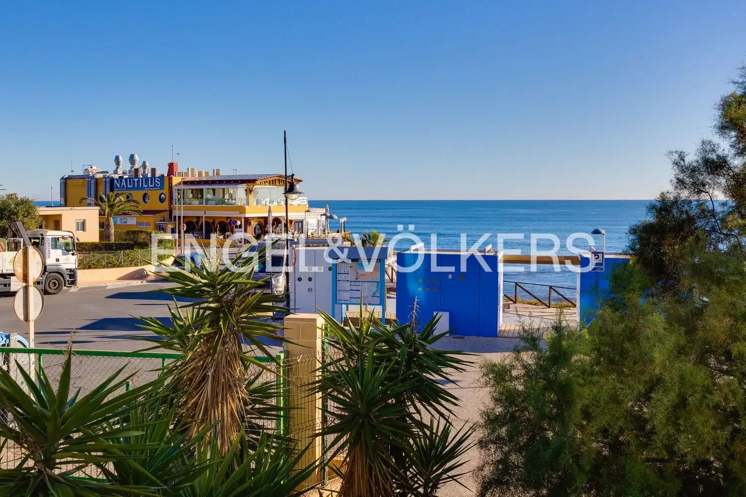 Erdgeschoss zum Verkauf in Torrevieja mit Klimaanlage, Heizung und Terrasse
