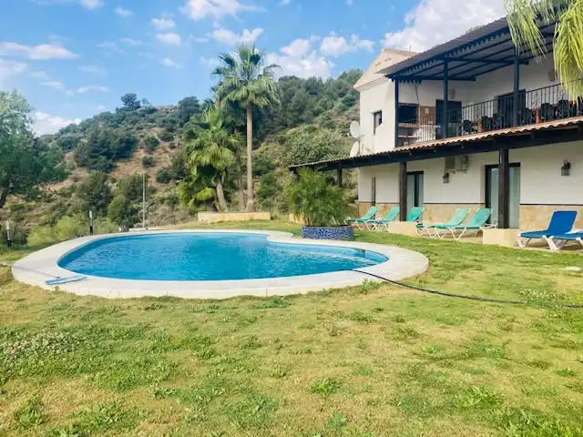 Inmuebles singulares con piscina en venta en Alozaina, imagen 37