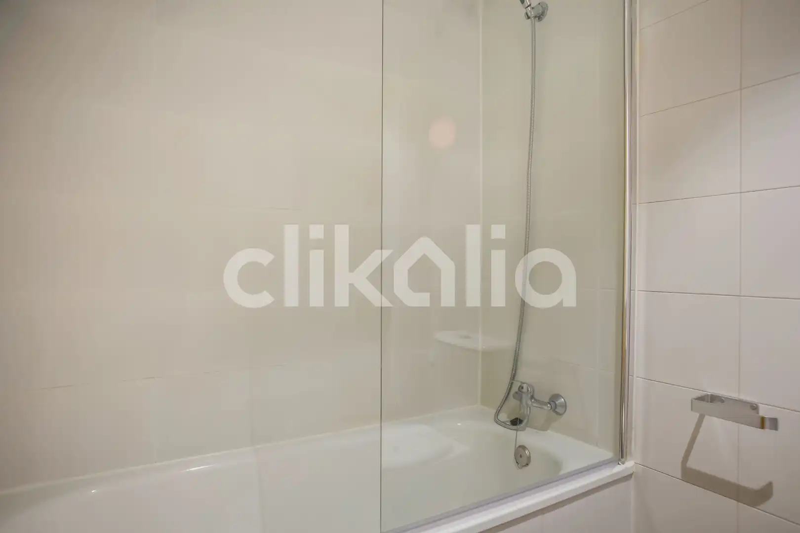 Bathroom of Flat for sale in Alcorcón  with Air Conditioner, Heating and Storage room