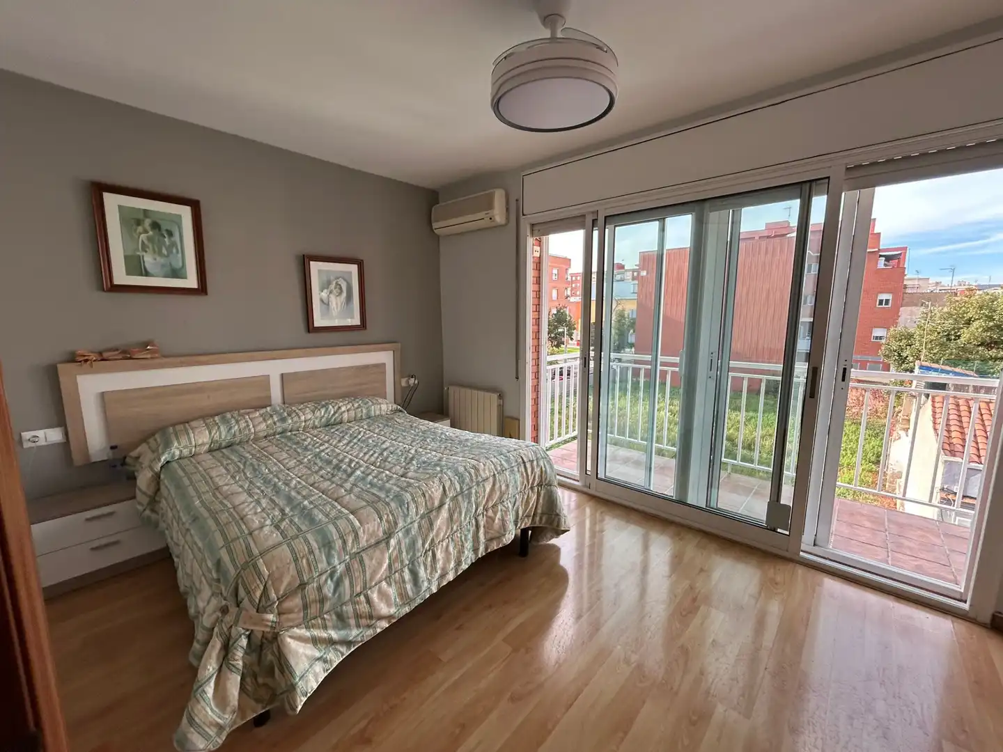 Bedroom of Houses for sale in Sant Adrià de Besòs  with Air Conditioner, Heating and Terrace