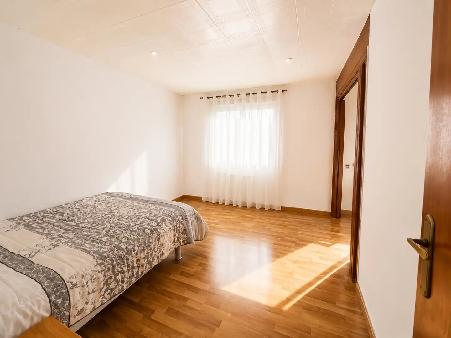 Habitación de Piso en venta en Santa Coloma de Gramenet con Aire acondicionado y Balcón