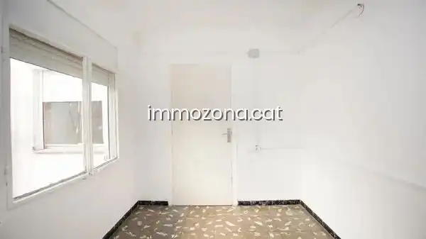 Dormitori de Apartament en venda en Girona