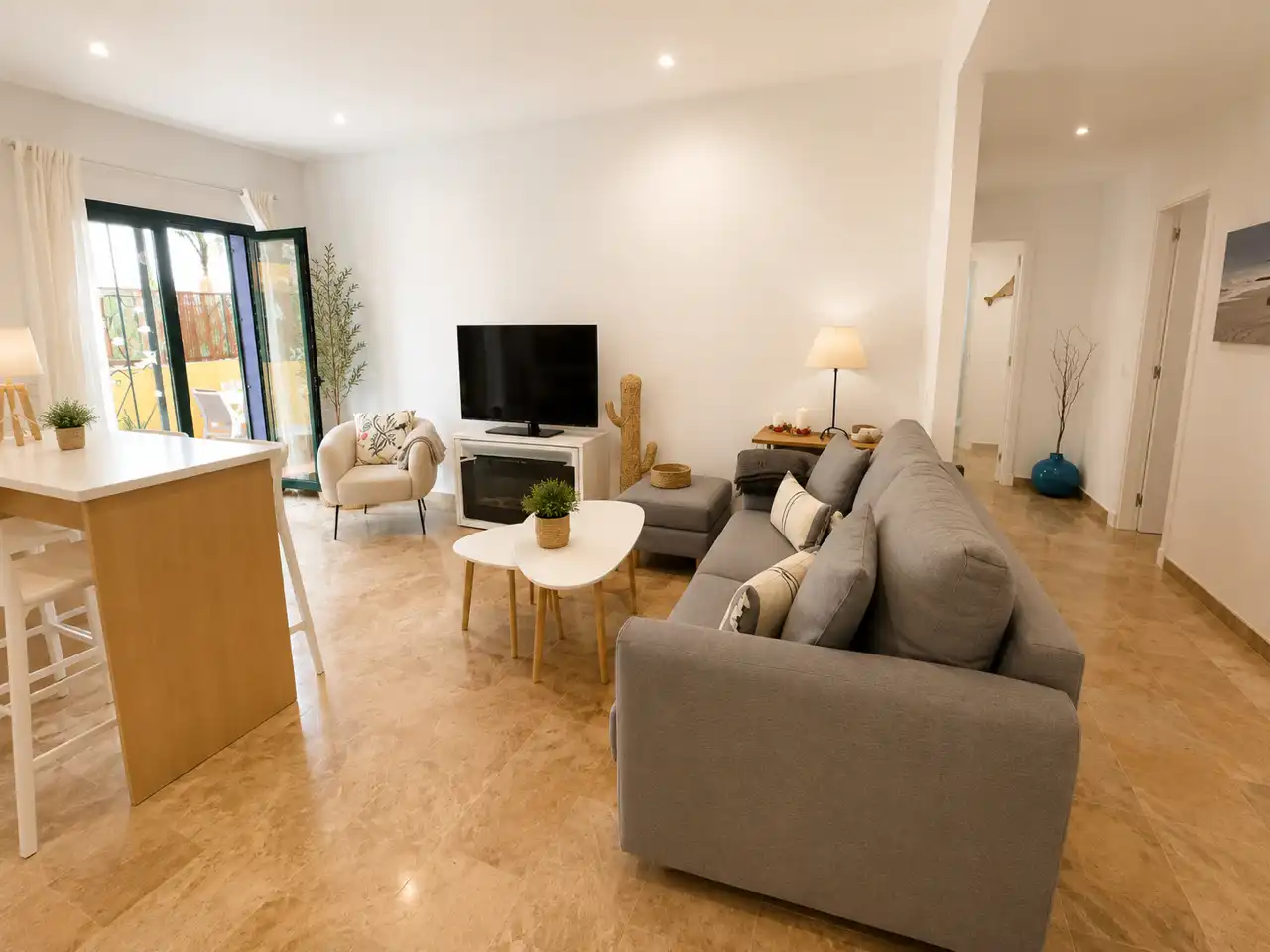 Living room of Flat for rent in Marbella  with Air Conditioner, Heating and Terrace