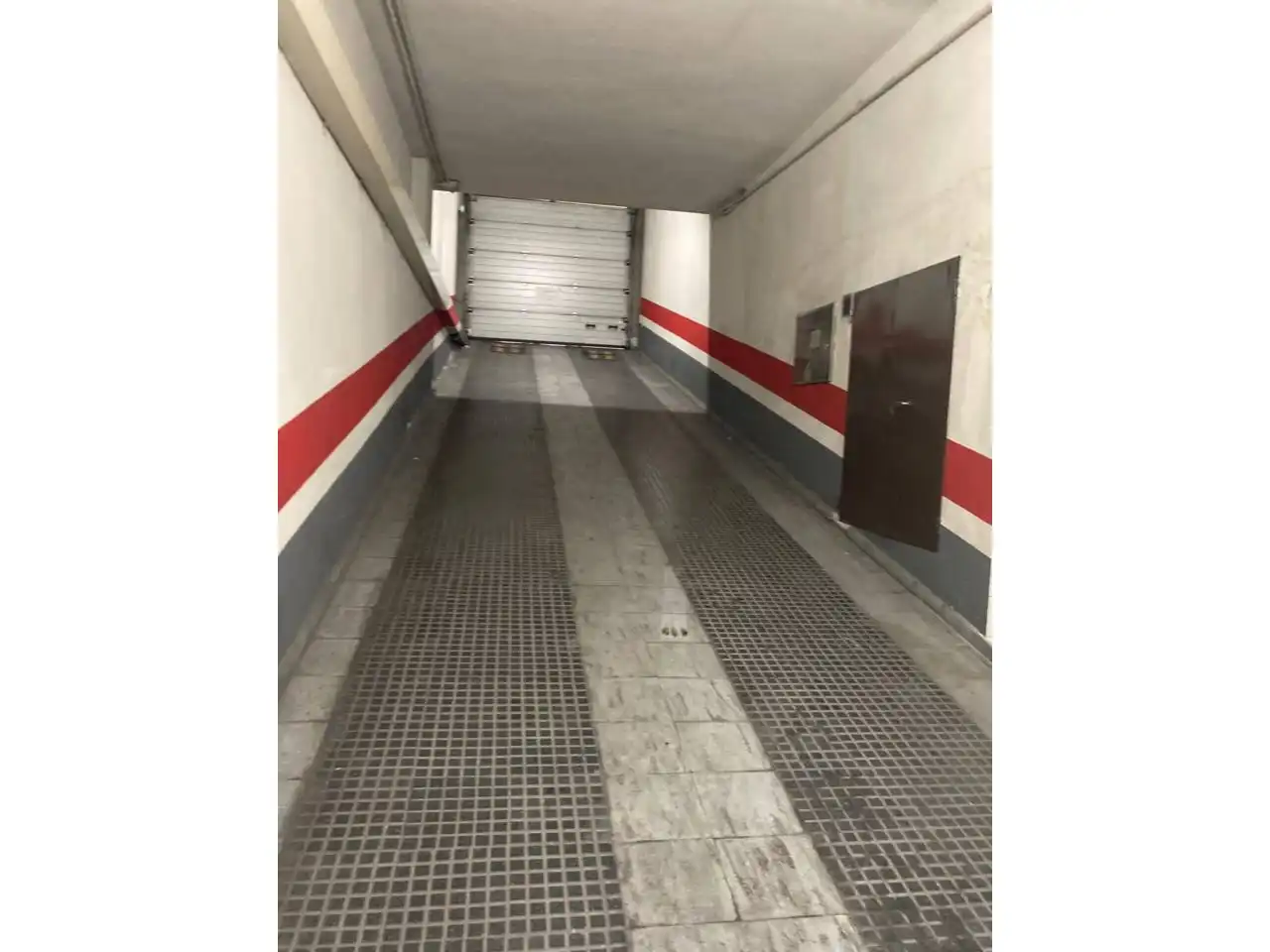 Parking de Piso en venta en León Capital  con Calefacción, Parquet y Terraza