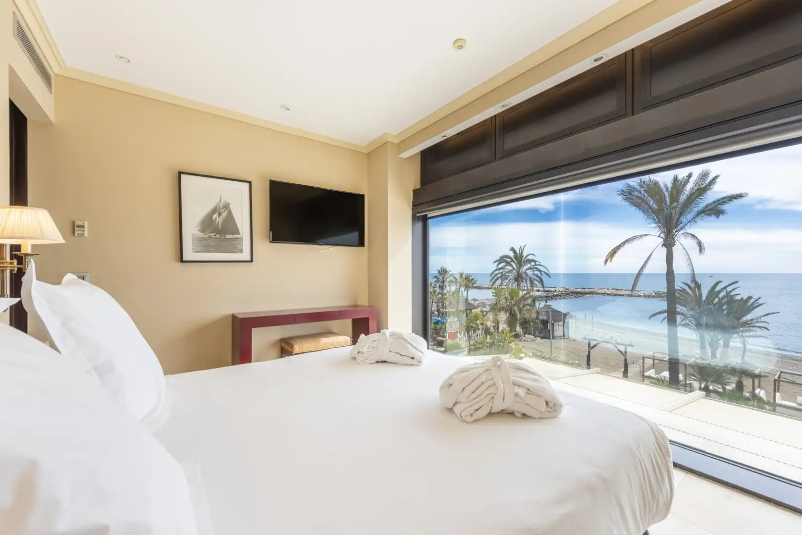 Habitación de Apartamento en venta en Marbella con Terraza, Piscina y Amueblado