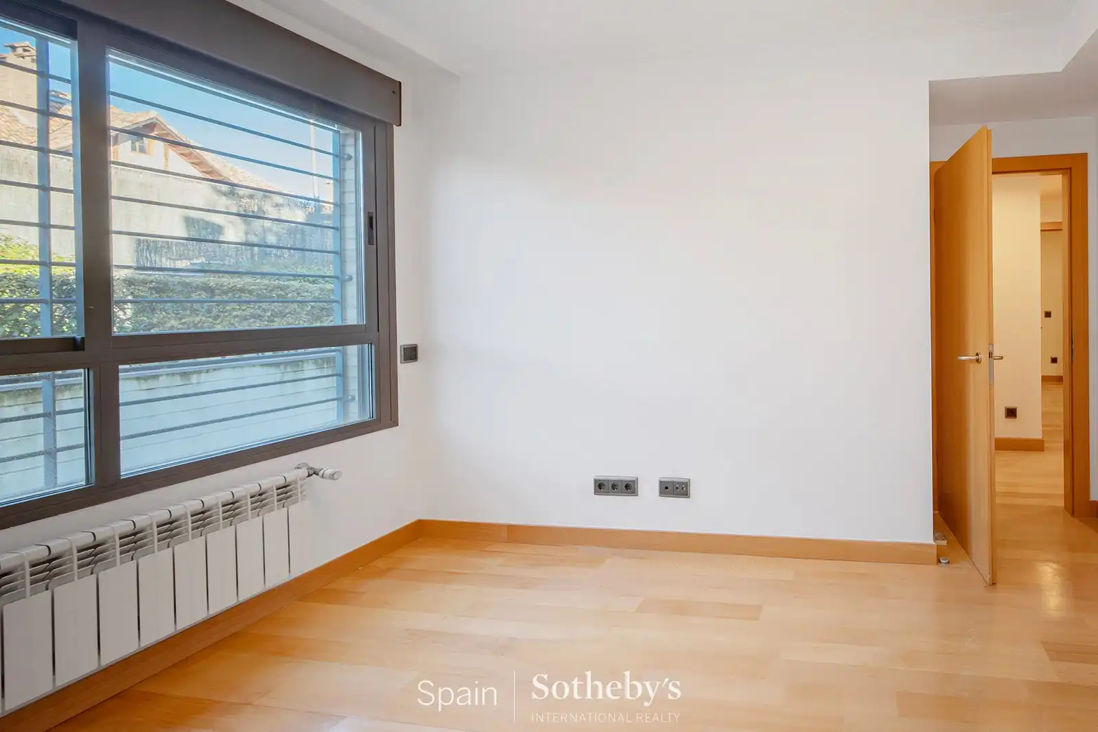 Dormitori de Apartament de lloguer en La Moraleja amb Aire condicionat, Calefacció i Terrassa