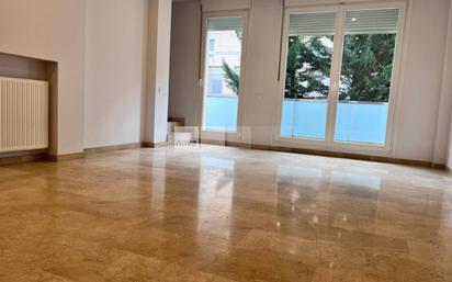 Sala d'estar de Casa o xalet en venda en Tona amb Calefacció, Jardí privat i Terrassa