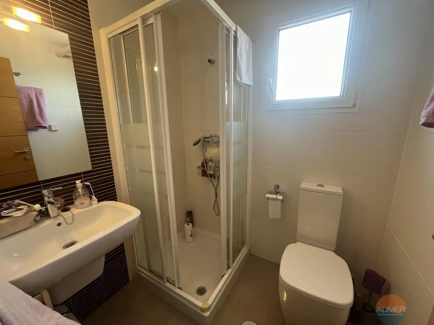 Badezimmer von Wohnung zum Verkauf in La Manga del Mar Menor mit Klimaanlage, Heizung und Terrasse