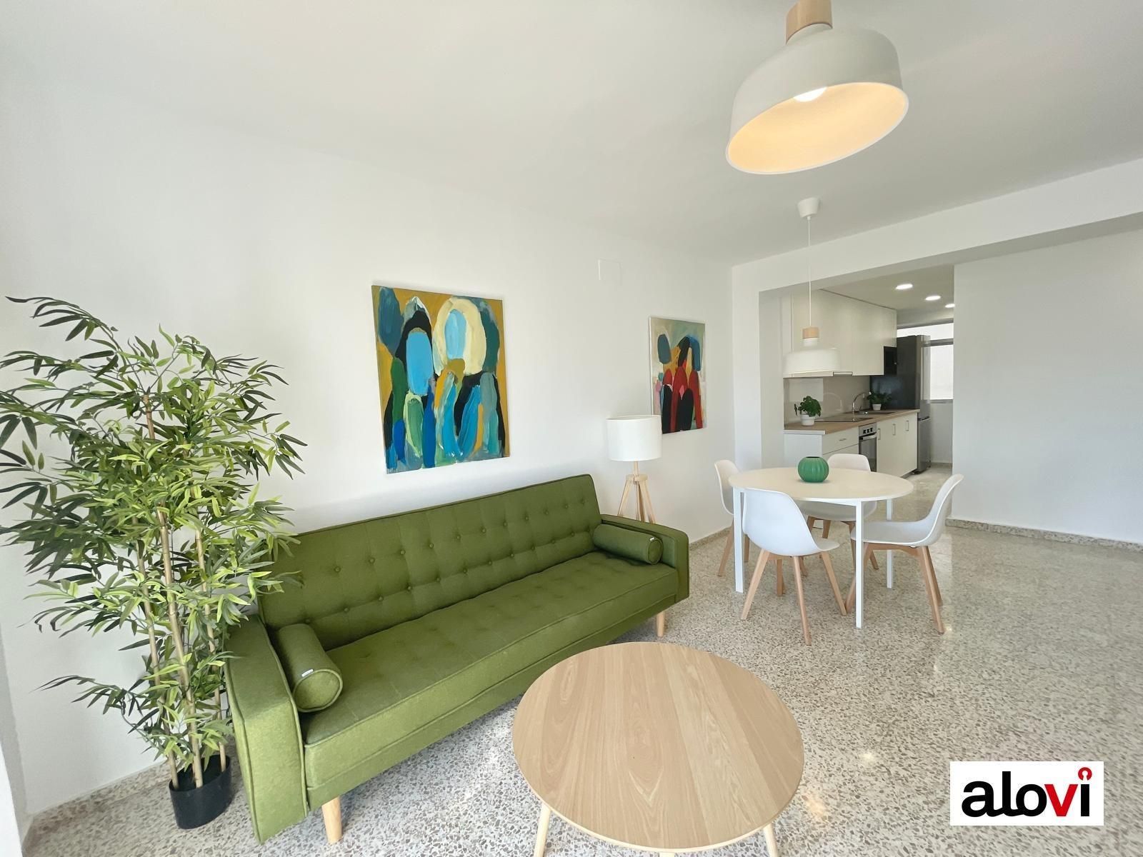 Sala d'estar de Pis de lloguer en  Granada Capital amb Aire condicionat i Balcó