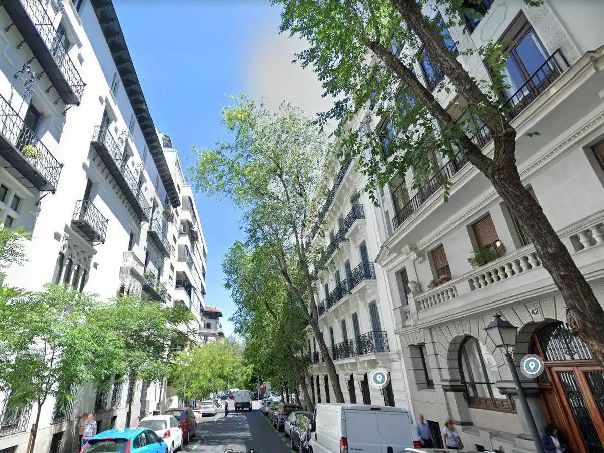 Vista exterior de Edificio en venta en Madrid