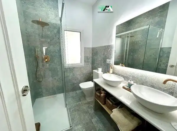 Bathroom of Houses for rent in Baeza  with Air Conditioner, Heating and Furnished