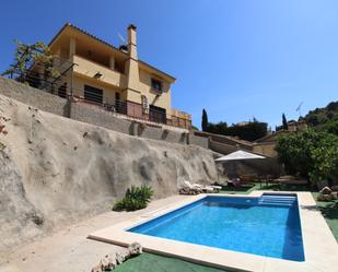 Vista exterior de Casa o xalet de lloguer en Alhaurín de la Torre amb Aire condicionat, Terrassa i Piscina