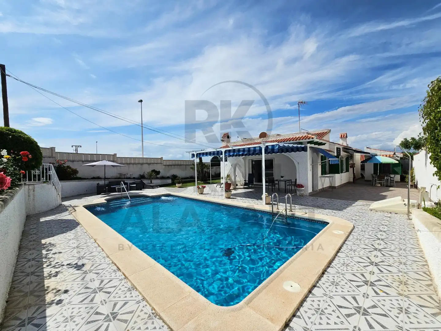Detached house with pool for sale in Los Arenales del Sol, imagen 13