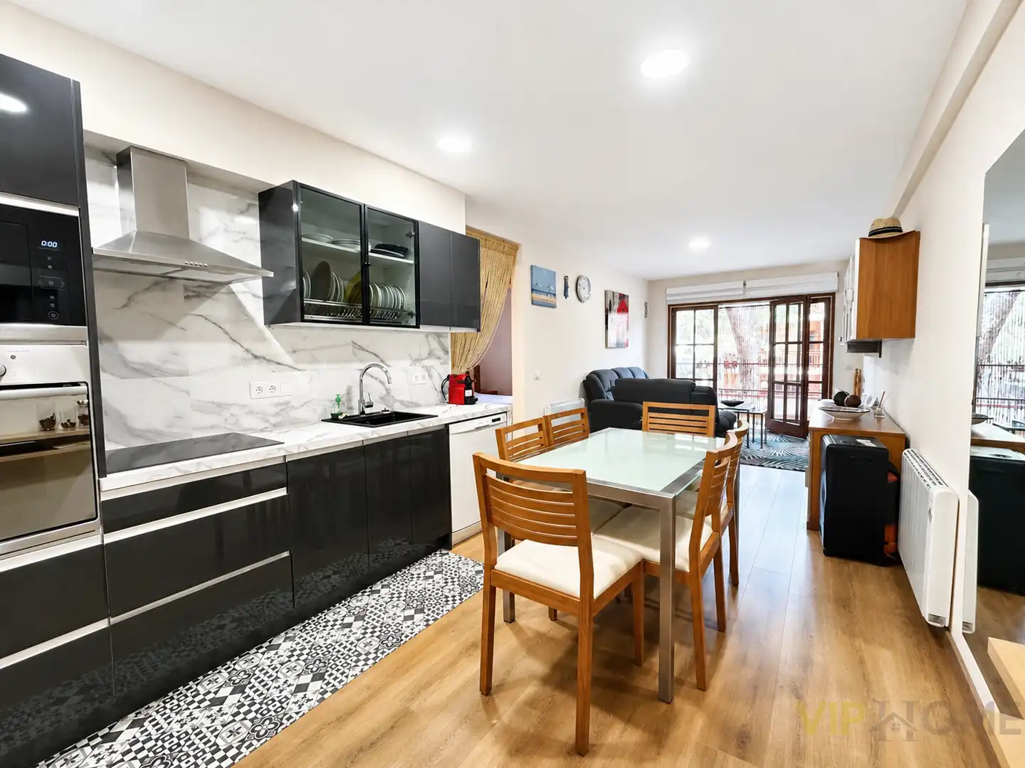 Küche von Wohnung zum Verkauf in Castell d'Aro, Platja d'Aro i s'Agaró mit Klimaanlage, Heizung und Terrasse