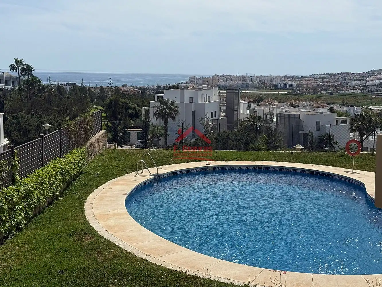 Piscina de Apartamento en venta en Vélez-Málaga con Aire acondicionado, Calefacción y Jardín privado