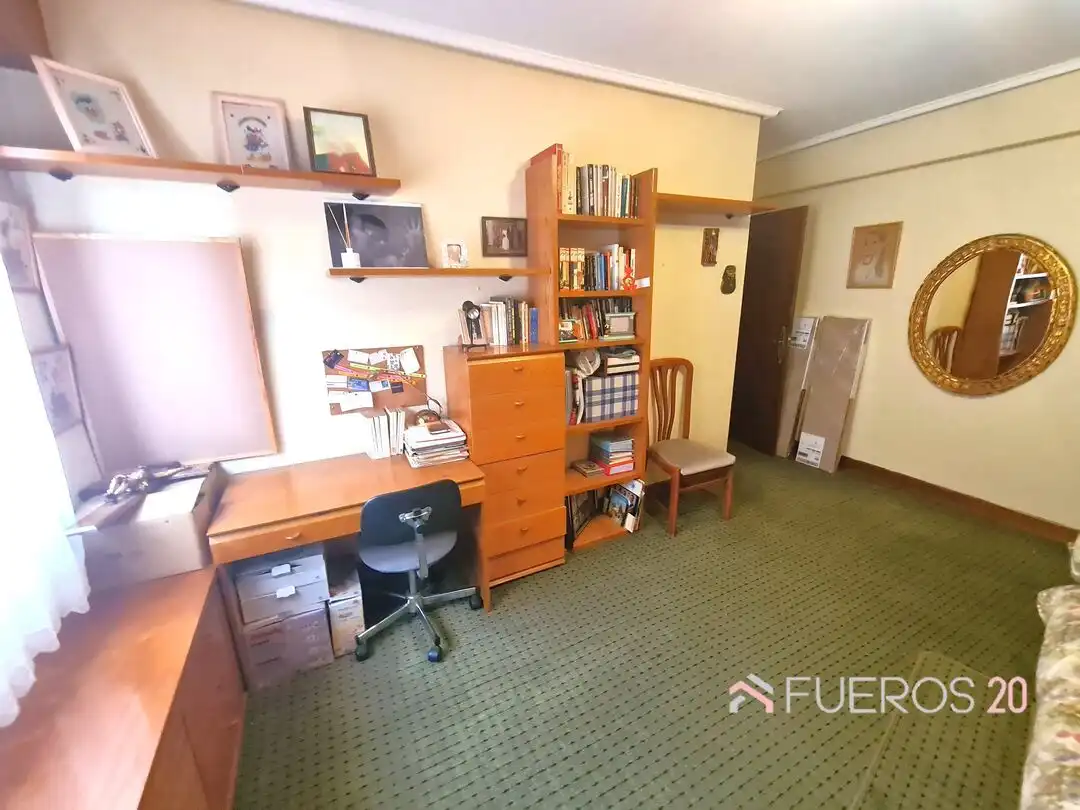 Piso en venta en Barakaldo  con Calefacción, Terraza y Trastero