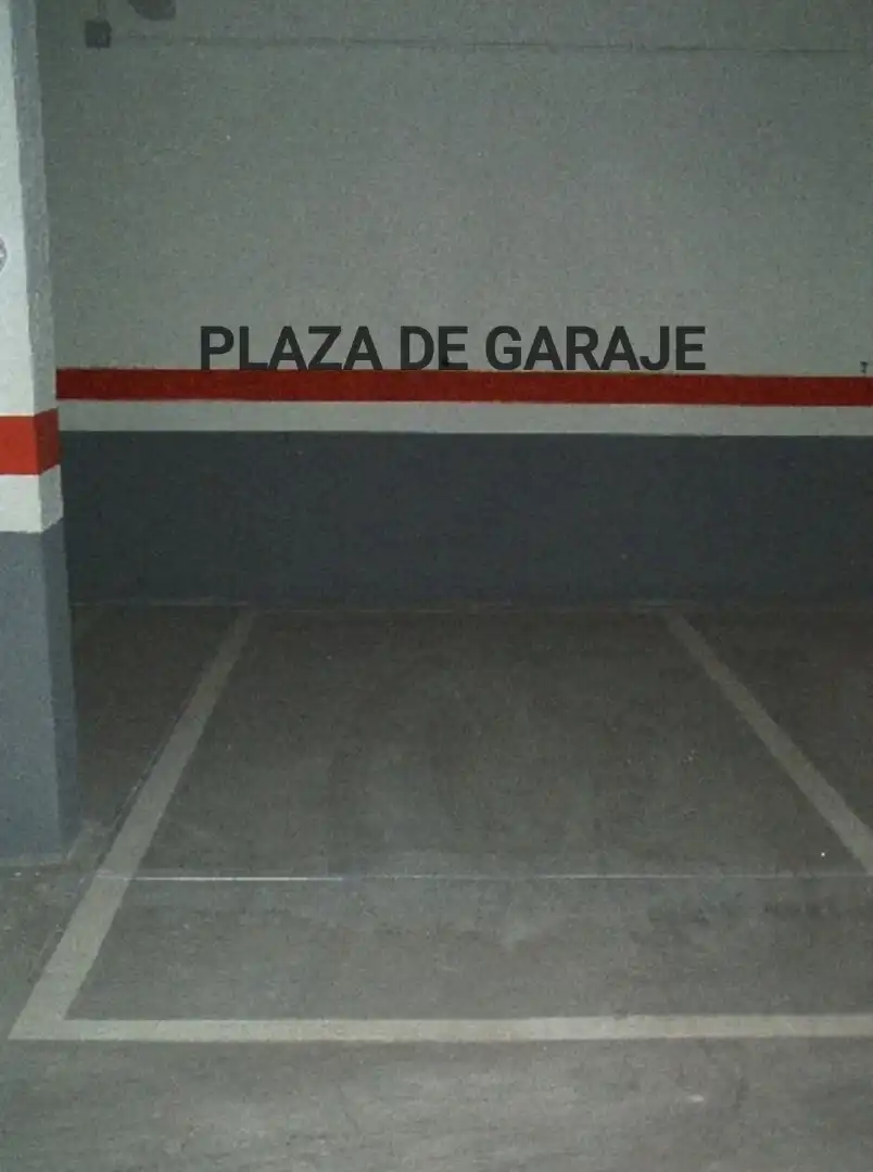 Aparcament de Pis en venda en  Melilla Capital amb Aire condicionat