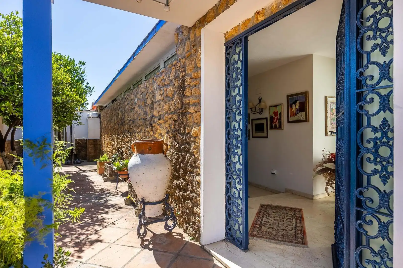 Haus oder Chalet zum Verkauf in Tomares mit Klimaanlage, Heizung und Privatgarten