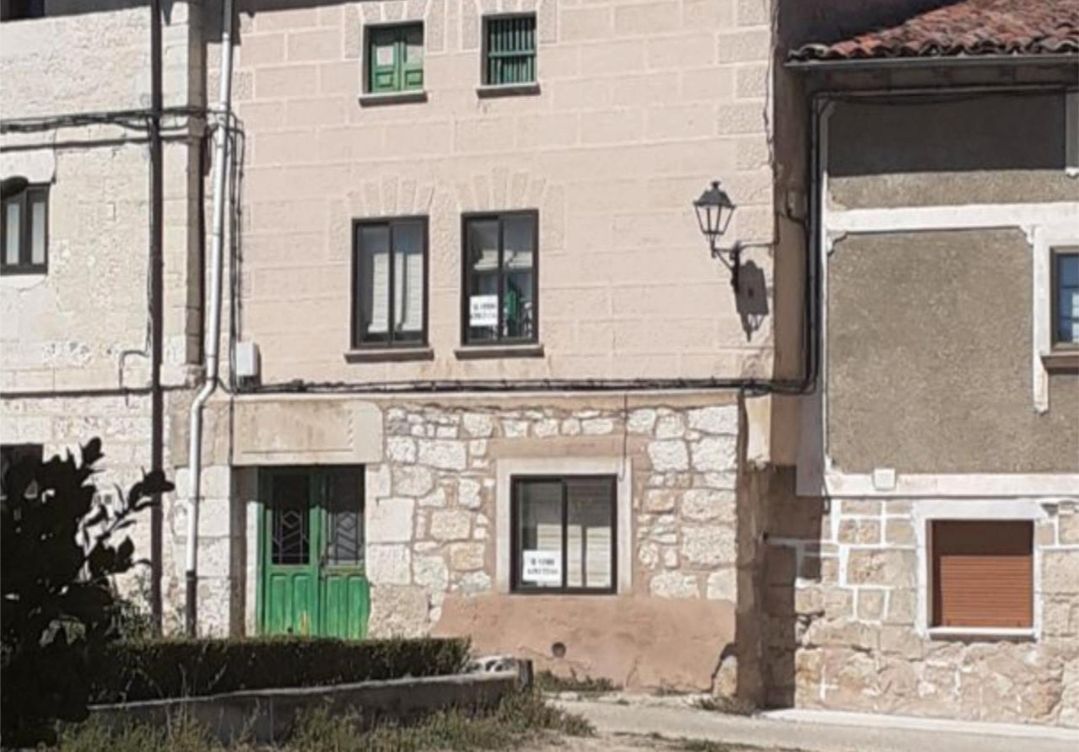 Exterior view of House or chalet for sale in Quintanavides  with Private garden and Furnished