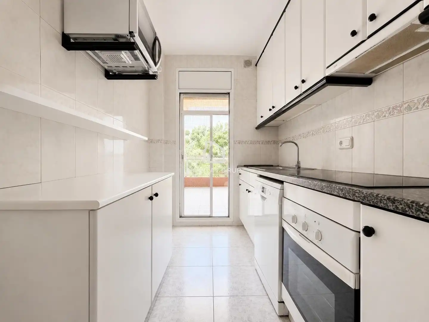 Cuina de Pis en venda en Girona amb Aire condicionat, Calefacció i Terrassa