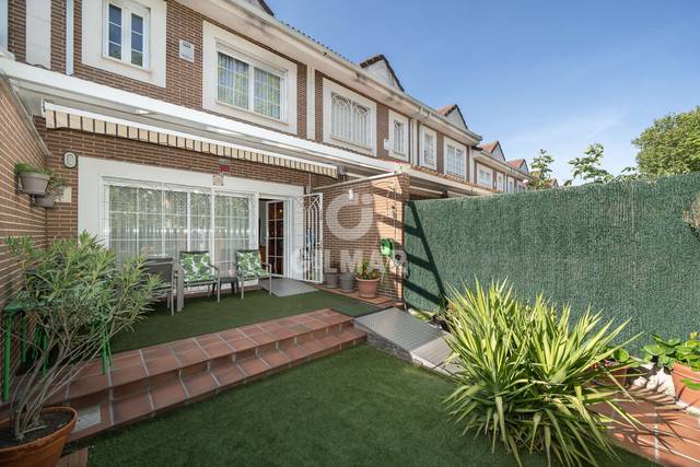 Casa adosada en Venta en Arcos