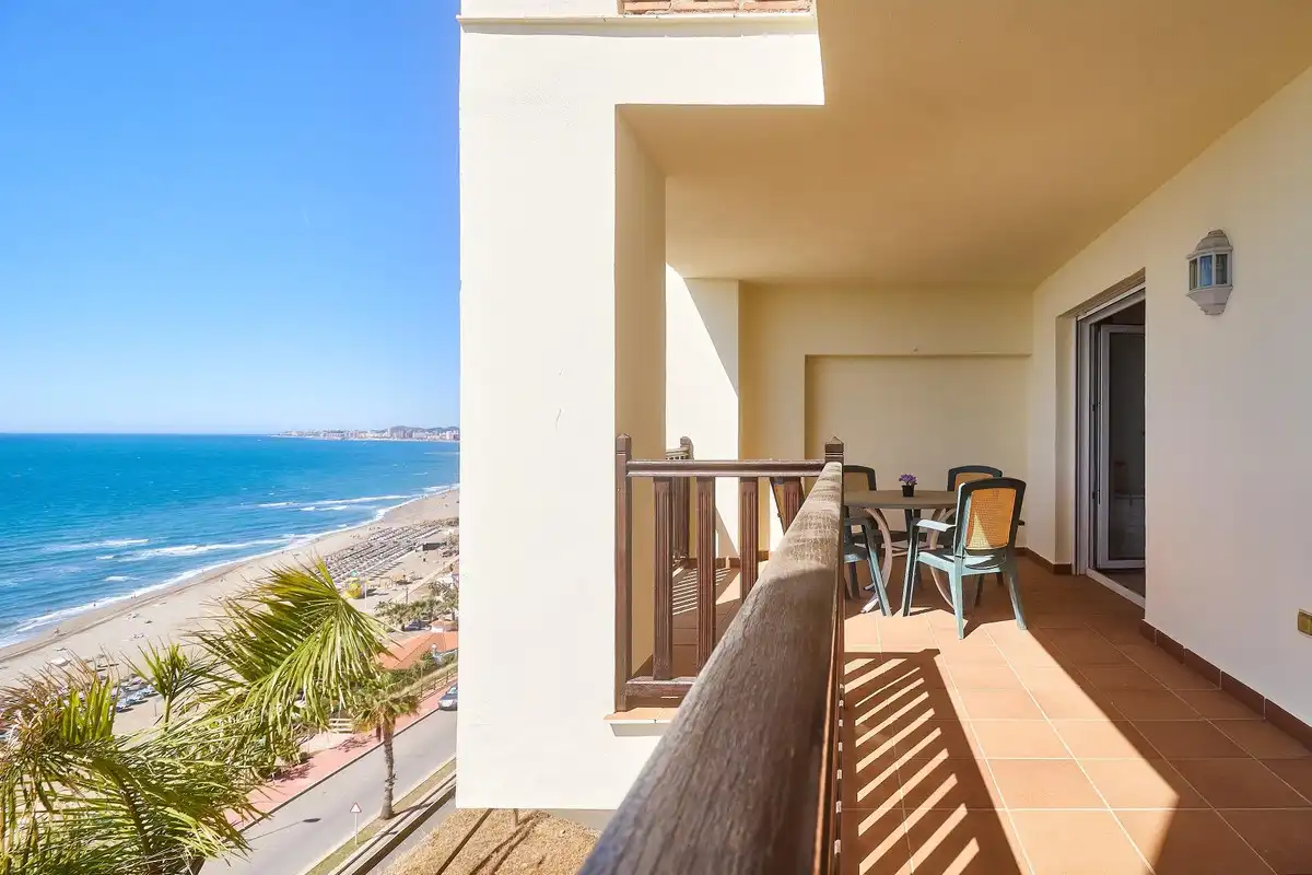 Apartment with pool for sale in del sol, imagen 2