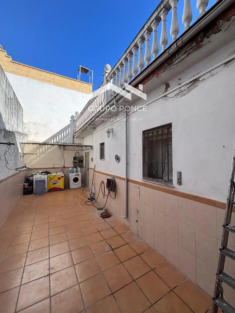Exterior view of Houses for sale in Jerez de la Frontera  with Air Conditioner, Terrace and Storage room