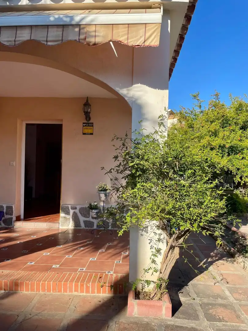 Haus oder Chalet zur Miete in Rincón de la Victoria mit Terrasse, Abstellraum und Möbliert