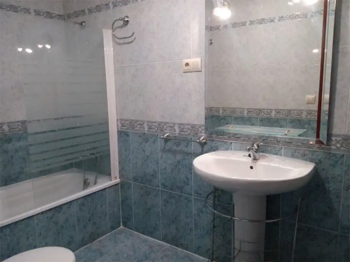 Baño de Piso en venta en Moral de Calatrava con Aire acondicionado, Parquet y Amueblado