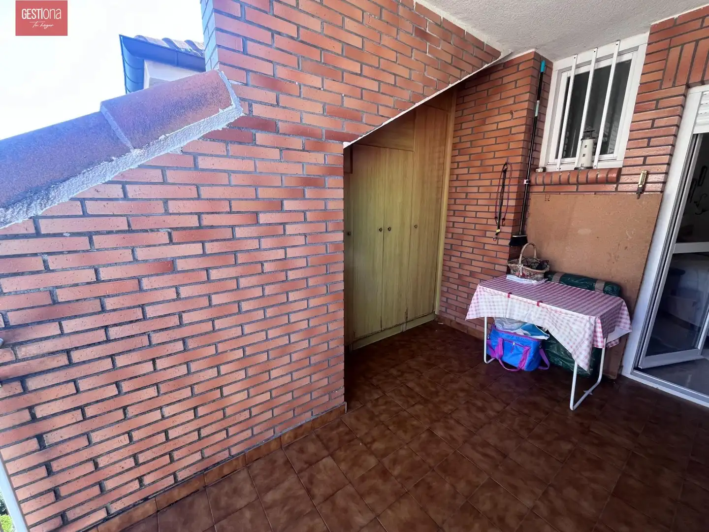 Terrasse von Dachboden zum Verkauf in Noja mit Heizung, Terrasse und Möbliert