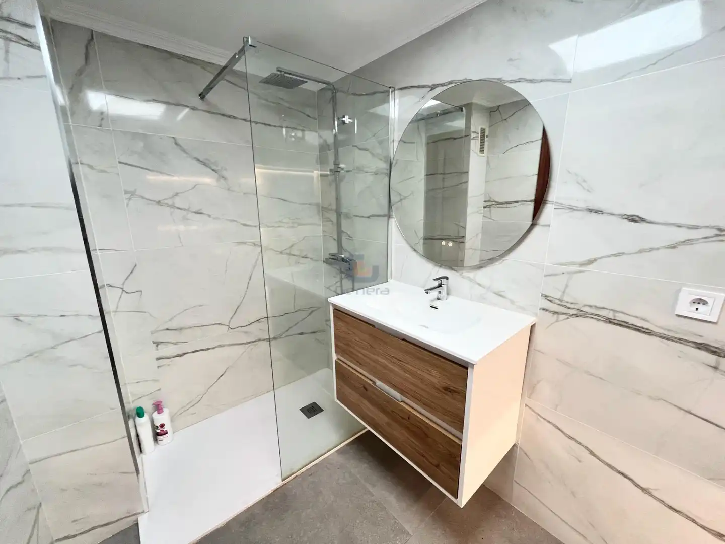 Baño de Piso en venta en Alicante / Alacant con Jardín privado, Terraza y Piscina comunitaria