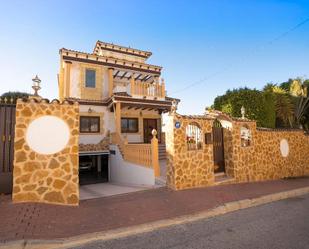 Exterior view of House or chalet for sale in Torrevieja  with Air Conditioner, Heating and Private garden