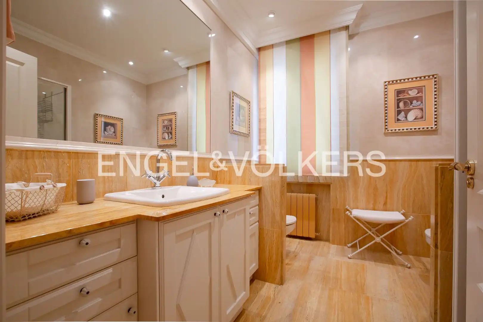 Baño de Piso en venta en Bilbao  con Aire acondicionado, Calefacción y Parquet