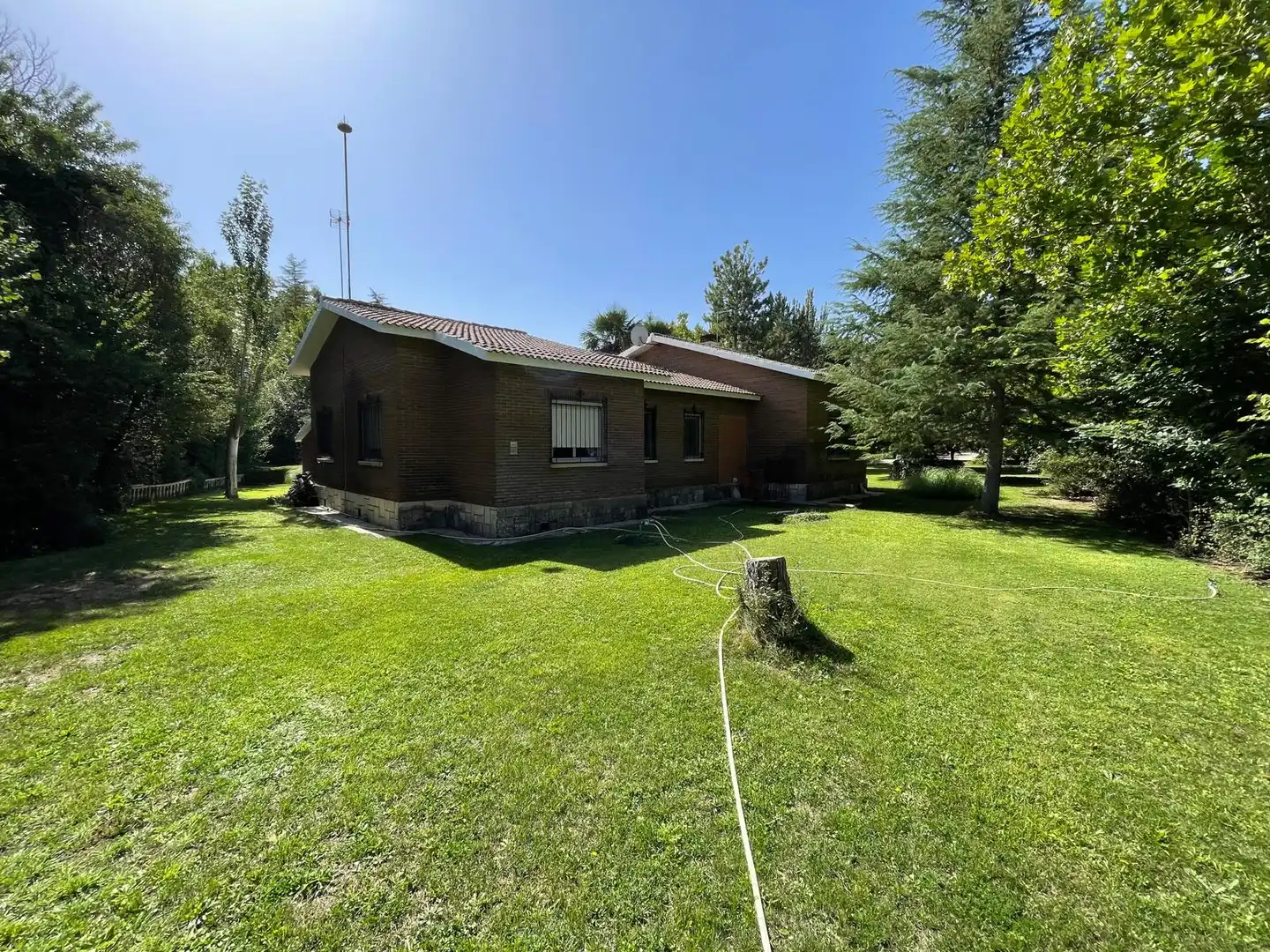 Exterior view of Houses for sale in Roa  with Heating, Private garden and Terrace