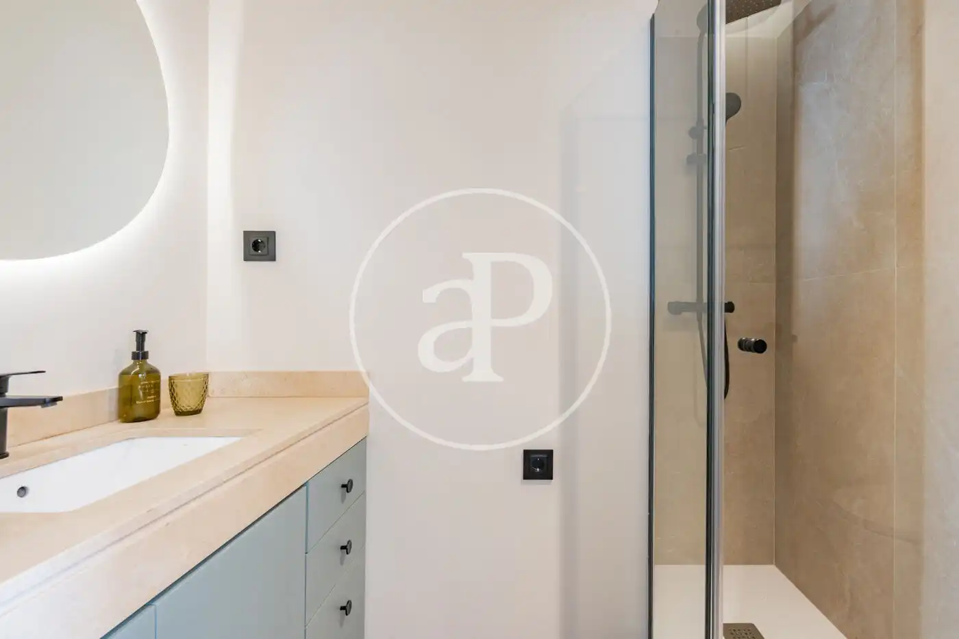 Baño de Ático en venta en Madrid con Aire acondicionado, Calefacción y Terraza