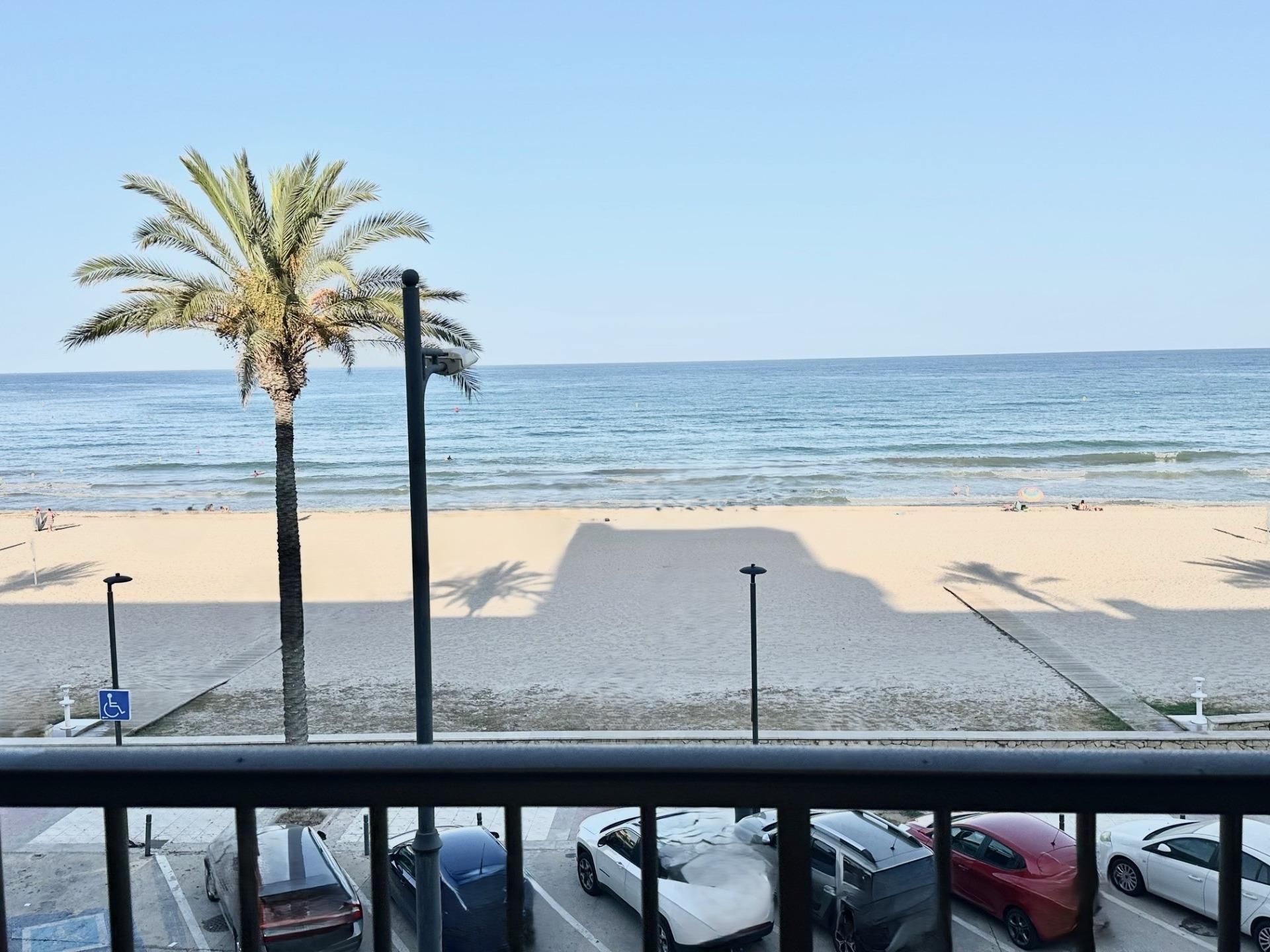 Vista exterior de Piso en venta en El Campello con Terraza