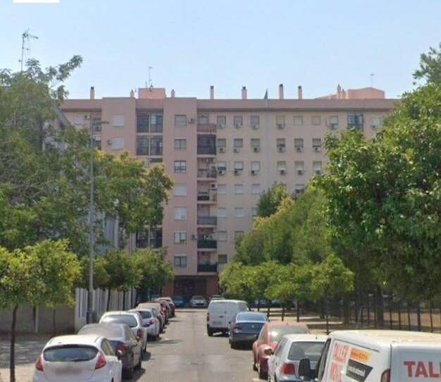 Photo 1 of Flat for sale in Calle Flor de Nieve, Colores -  Entreparques, Sevilla