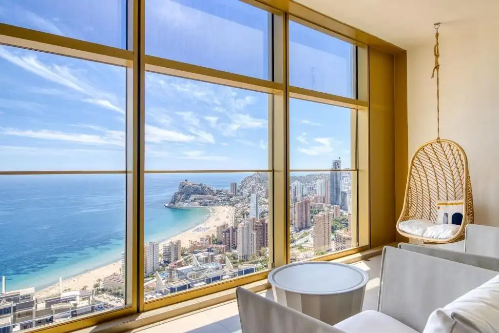 Habitación de Piso en venta en Benidorm con Aire acondicionado, Calefacción y Jardín privado