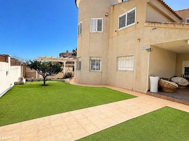 Chalet con balcón en venta en Mar Menor de Cartagena – Cabo de Palos