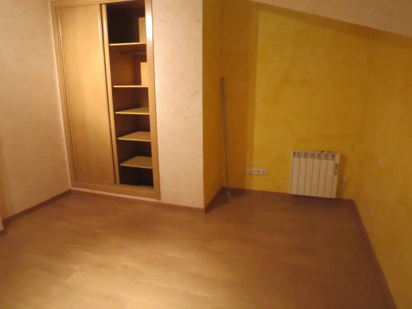 Bedroom of Flat for sale in Illescas  with Air Conditioner, Heating and Parquet flooring